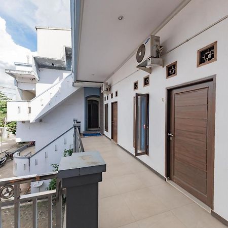 Hotel Reddoorz Near Gor Sempaja Samarinda Exterior foto
